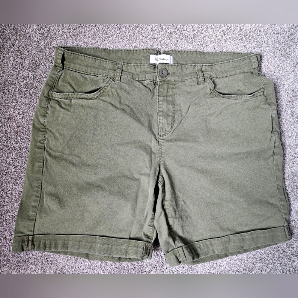 9/10 Reitmans Khaki Brushed Twill Shorts 6" Inseam 16" Waist